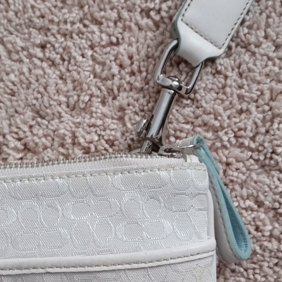 Unique floral/BEE crossbody bag white - Picture 4 of 8